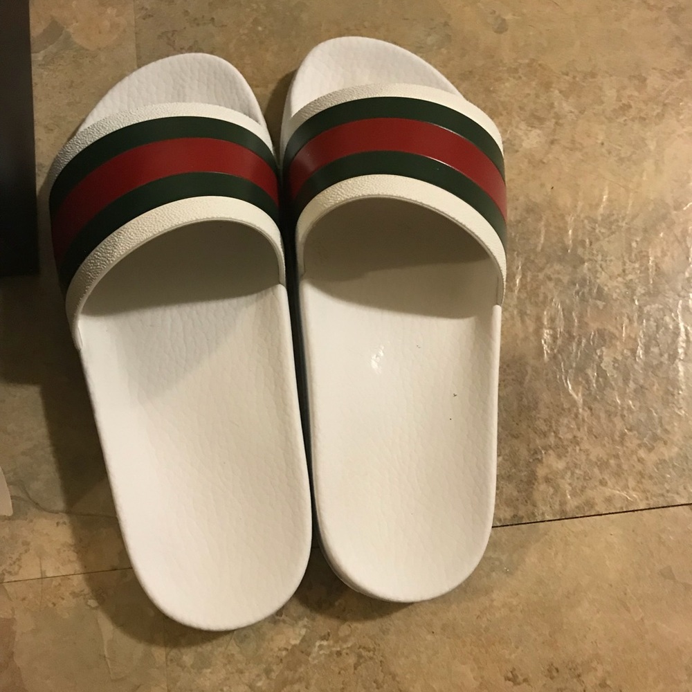 Gucci slides Pursuit ‘72 slide! Men’s or women’s